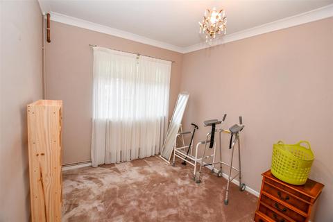 18 Mount View, London Colney, St Albans, AL2 1AT
