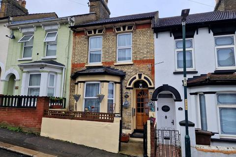 2 bedroom terraced house for sale, Sturla Road, Chatham