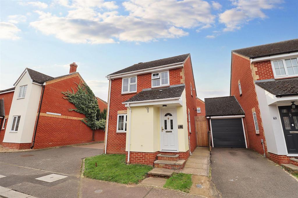 Tortoiseshell Way, Braintree 3 bed detached house £330,000