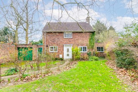 3 bedroom detached house for sale - Beehive Green, Welwyn Garden City, Hertfordshire, AL7