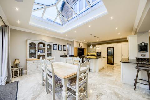 101 Avenue Road, Dorridge, Solihull, B93 8JU