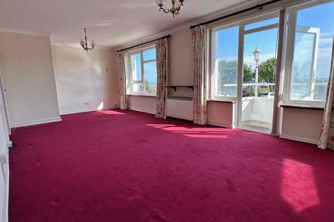 3 bedroom flat for sale, King Edwards Parade, Eastbourne, East Sussex, BN21 4BX