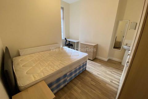 6 bedroom house to rent - Fitzwarren Street, Salford M6