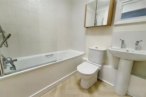 38 Broad Chalke Down, Winchester, SO22 4LR