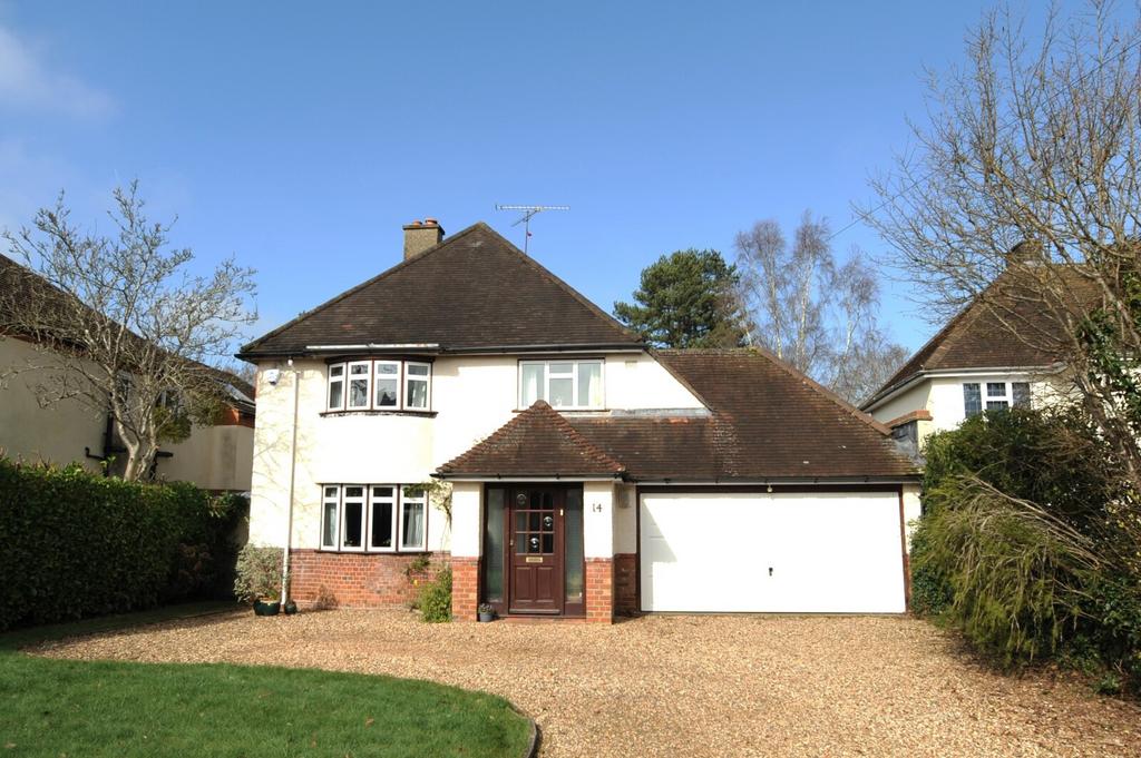 Greenhill Way, Farnham, Surrey, GU9 3 bed detached house for sale £