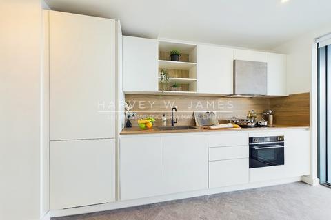 1 bedroom apartment to rent, Skyline Apartments, London, E3