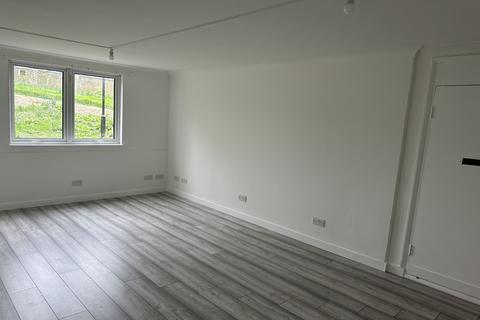 3 bedroom flat to rent, Fairfoot Road, London, E3 4EG