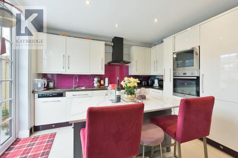 4 bedroom terraced house for sale, Lewiston Close, Worcester Park, KT4