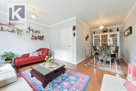 23 Lewiston Close, Worcester Park, KT4 8DL