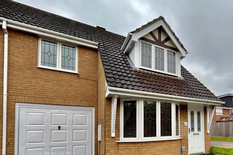 3 bedroom semi-detached house to rent, Coltman Close, Beverley, East Riding of Yorkshi, HU17