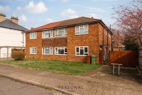 2 bedroom maisonette to rent, Ladbroke Road, Epsom