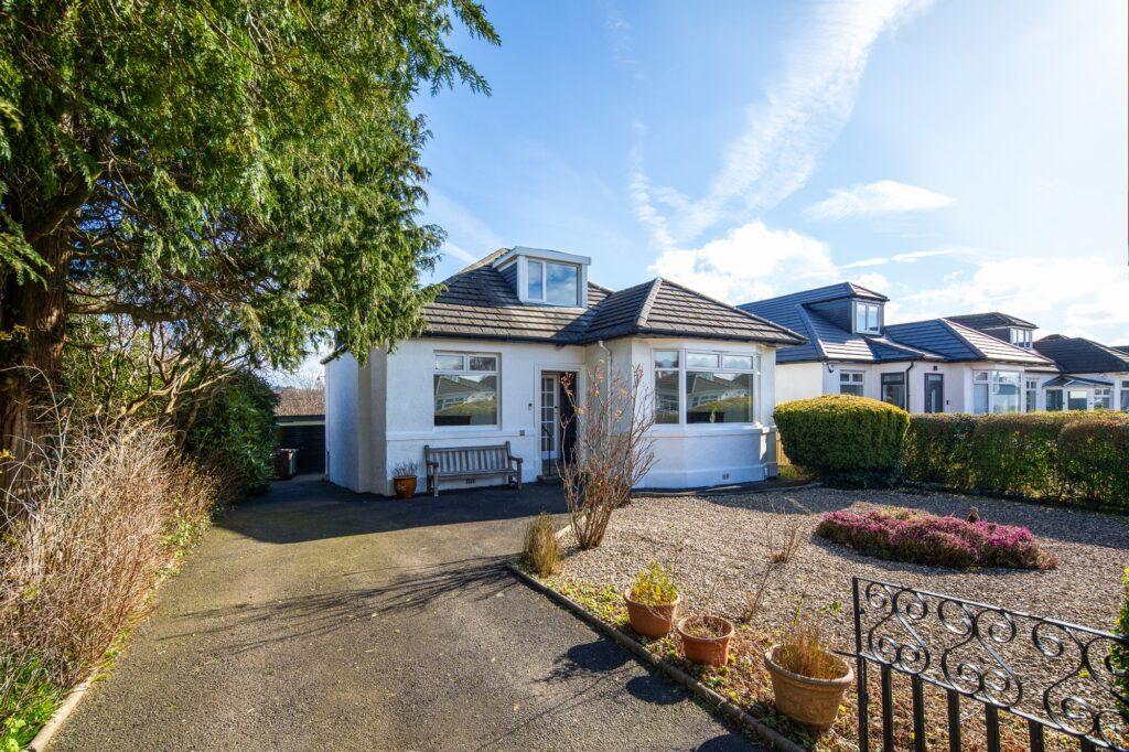 The Quadrant, Clarkston 3 bed detached bungalow for sale £369,000