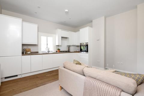 1 bedroom flat for sale, Fentiman Road, London, SW8
