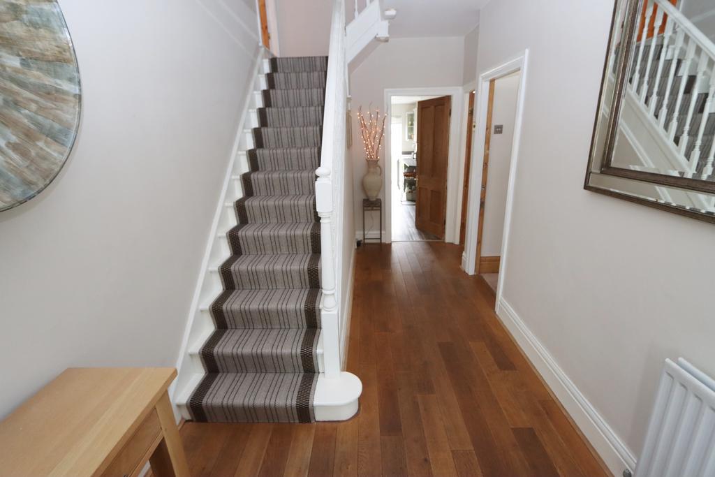 Links Avenue, Whitley Bay, Tyne & Wear, NE26 1TF 4 bed semidetached