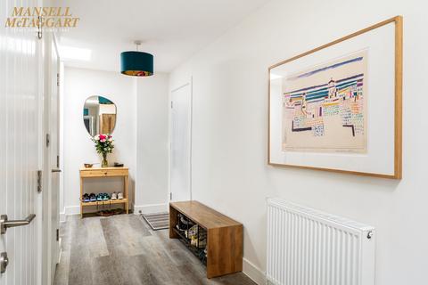 Flat E, 1 Downs View Road, Hassocks, BN6 8FL