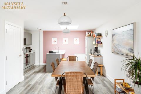 Flat E, 1 Downs View Road, Hassocks, BN6 8FL