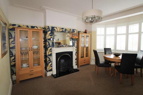 4 bedroom semi-detached house for sale, Corbets Tey Road, Upminster RM14