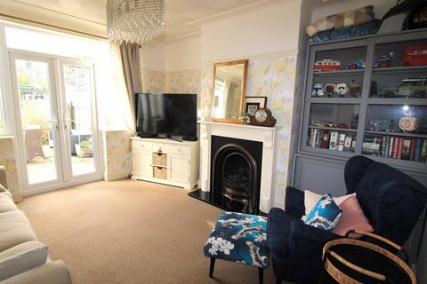 4 bedroom semi-detached house for sale, Corbets Tey Road, Upminster RM14