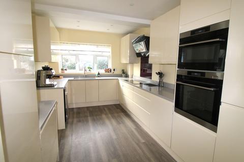 4 bedroom semi-detached house for sale, Corbets Tey Road, Upminster RM14
