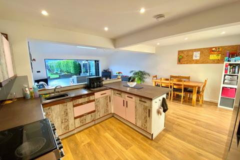 4 Upper New Road, West End, Southampton, SO30 3BA