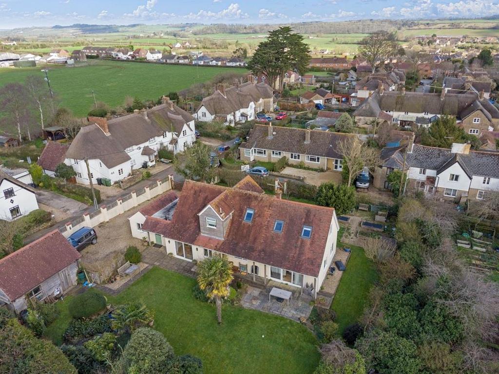 Newtown, Milborne Port, Somerset, DT9 5 bed house for sale £650,000