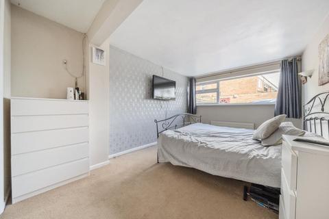 4 bedroom semi-detached bungalow for sale - Eynsham,  Witney,  OX29