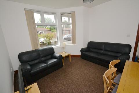 4 bedroom detached house to rent, Brocklebank Road, Manchester M14