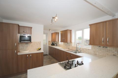 4 bedroom detached house to rent, Martin Close, Aughton S26