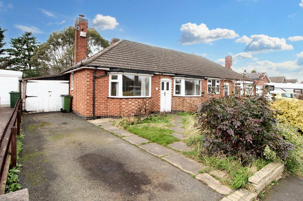 Hillsborough Crescent, Leicester LE2 2 bed semidetached bungalow for