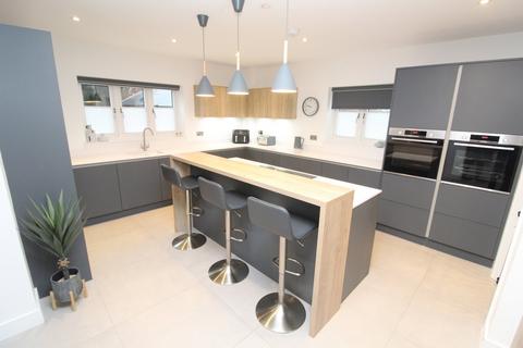 4 bedroom detached house for sale, Hall Farm Close, Leicester LE8