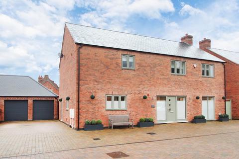 4 bedroom detached house for sale, Hall Farm Close, Leicester LE8