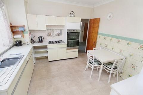 2 bedroom detached bungalow for sale, Blaby Road, Leicester LE19