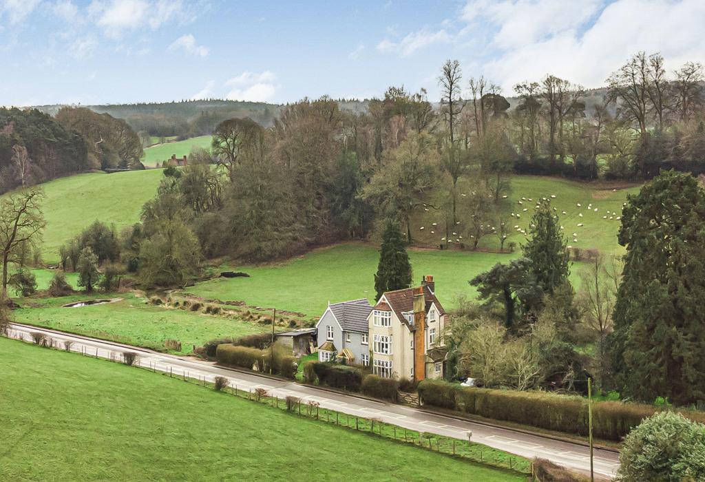 Westerham Road, Westerham, Kent 5 bed semidetached house for sale £850,000