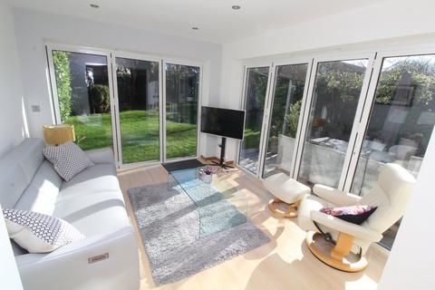 4 bedroom detached house for sale, Murray Close, Leicester LE9