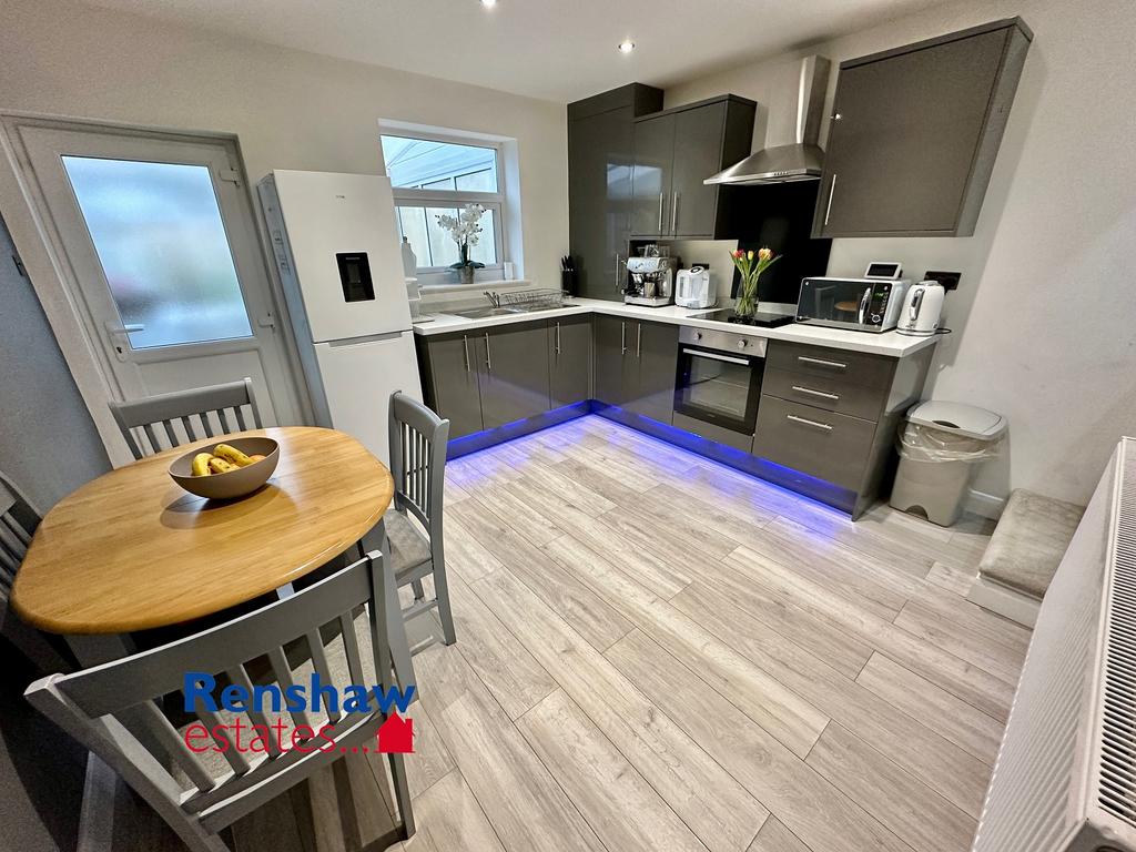 Prince Street, Ilkeston, Derbyshire 2 bed end of terrace house for sale