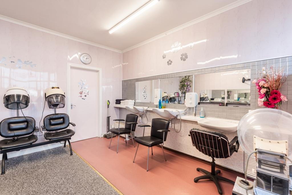 A06 - Christine's Ladies Hair Stylists - 240301