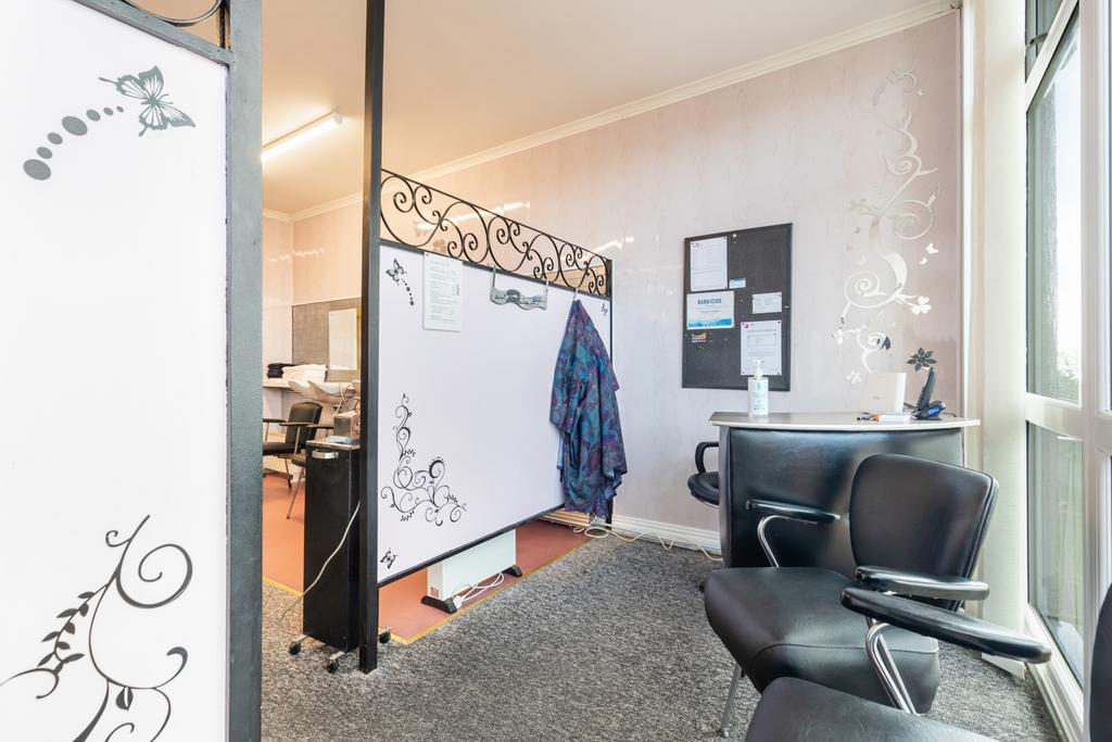A09 - Christine's Ladies Hair Stylists - 240301