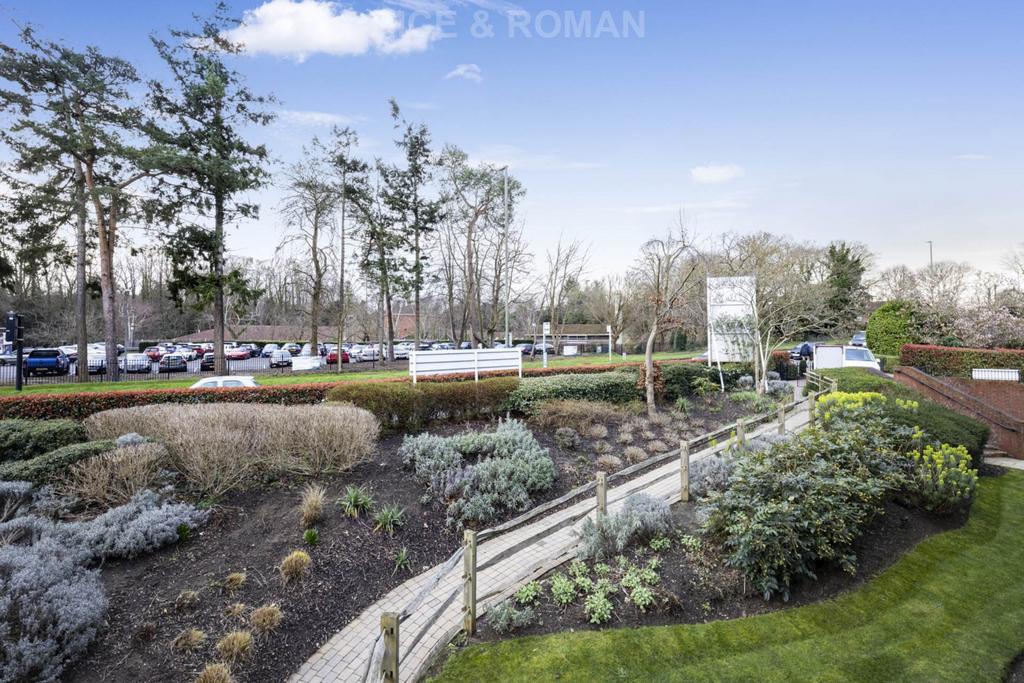 Leatherhead Road, Ashtead KT21 2 bed retirement property for sale £