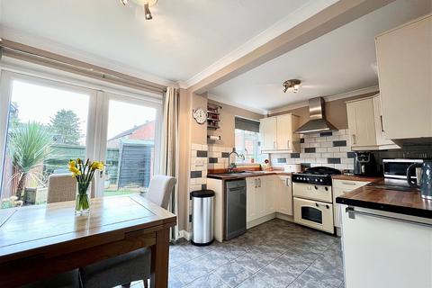 2 Poplar Avenue, Wetherby, LS22 7RA