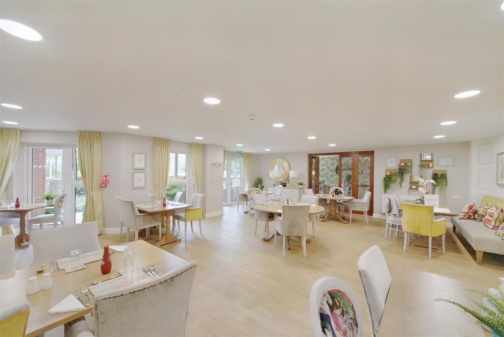 8553602-interior12.JPG