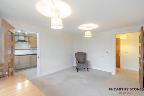 1 bedroom apartment for sale, Jenner Court, St. Georges Road, Cheltenham, Gloucerstershire, GL50 3ER