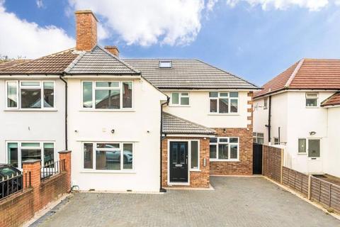 undefined, Wellington Avenue, Hounslow, TW3