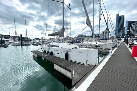 1 bedroom apartment for sale, Channel Way, Ocean Village, Southampton