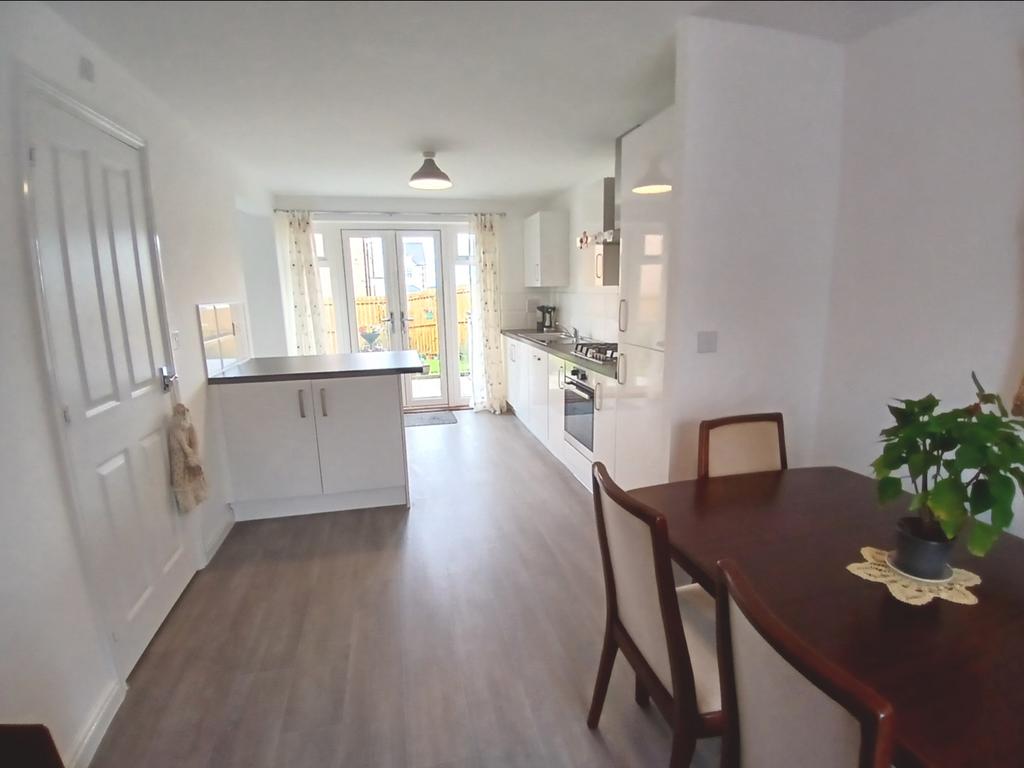 Dining kitchen