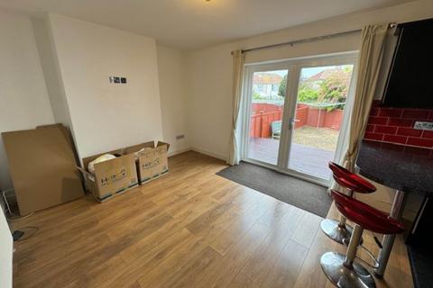 4 bedroom terraced house to rent, Braemar Avenue, Filton Park, Bristol