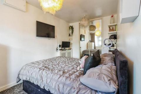 4 Fallow Road, Telford, TF5 0LS