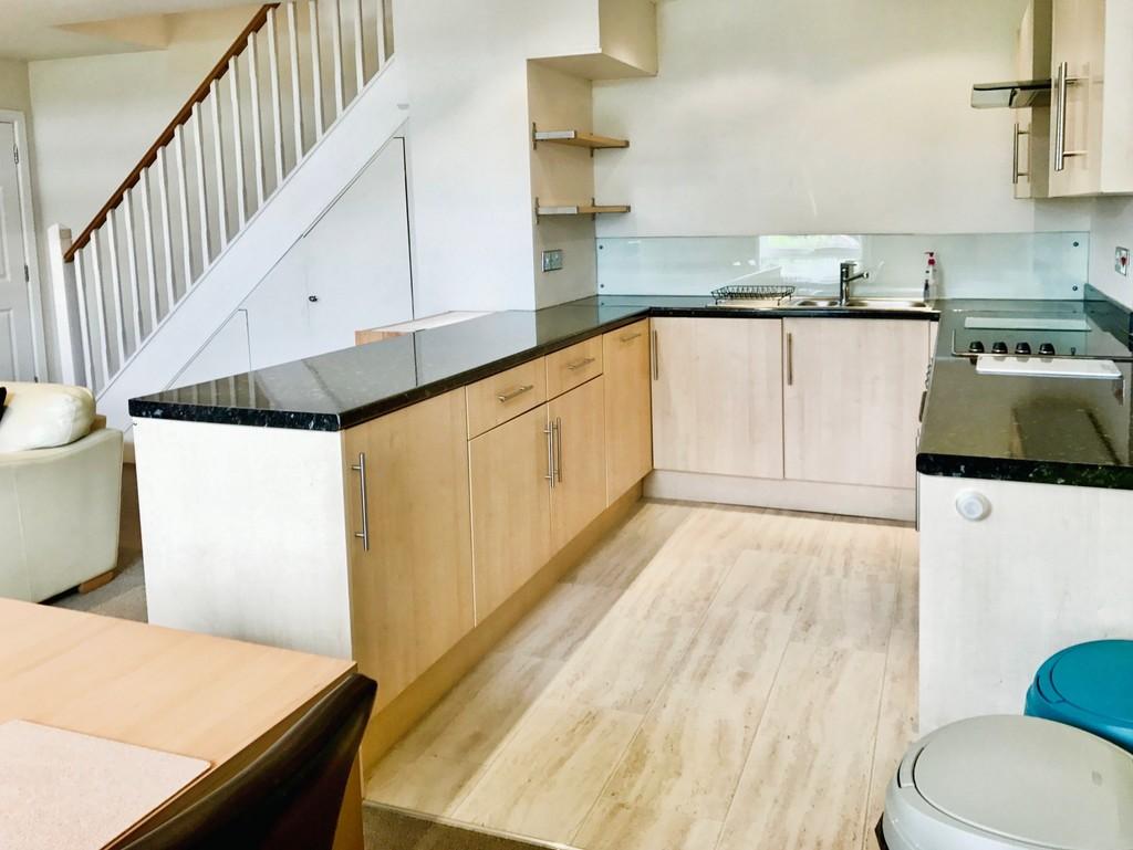 B7f3c76f-P2 20 Kitchen