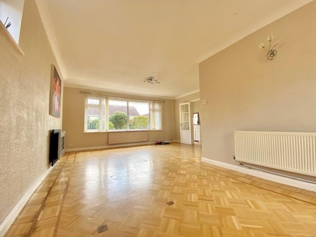 MACDONALD PARADE, WHITSTABLE CT5 3 bed detached bungalow for sale £