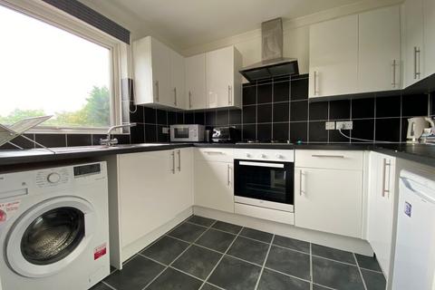 5 bedroom terraced house to rent, Kemsing Gardens, Kent CT2