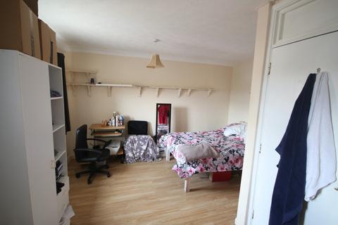 1 bedroom in a house share to rent, Regency Place, Canterbury CT1